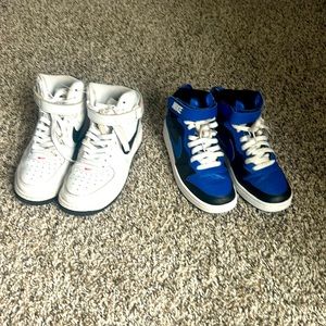 Nike sneaker sz 4.5 in boys 2 pair